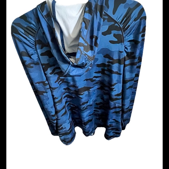 Woman’s Coolibar UPF50 Astir Full Zip Jacked Black/ Blue Camo Thumbholes Hoody - Picture 2 of 6